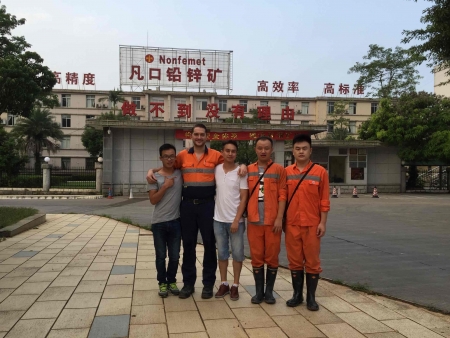 南非IMS矿震研究院澳大利亚研发中心专家Riaan Enslin前往凡口铅锌矿与鹏旭科技工程师一并进行系统联合调试